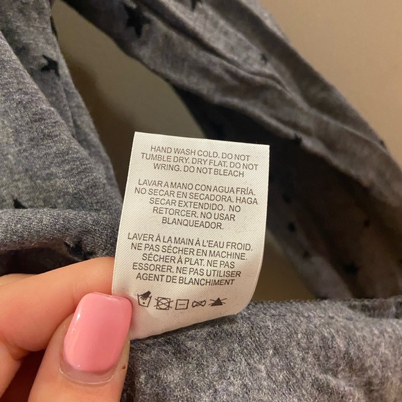 Thread & Supply that cozy life Aliza star print top size S gray & black. {211} - Picture 9 of 13